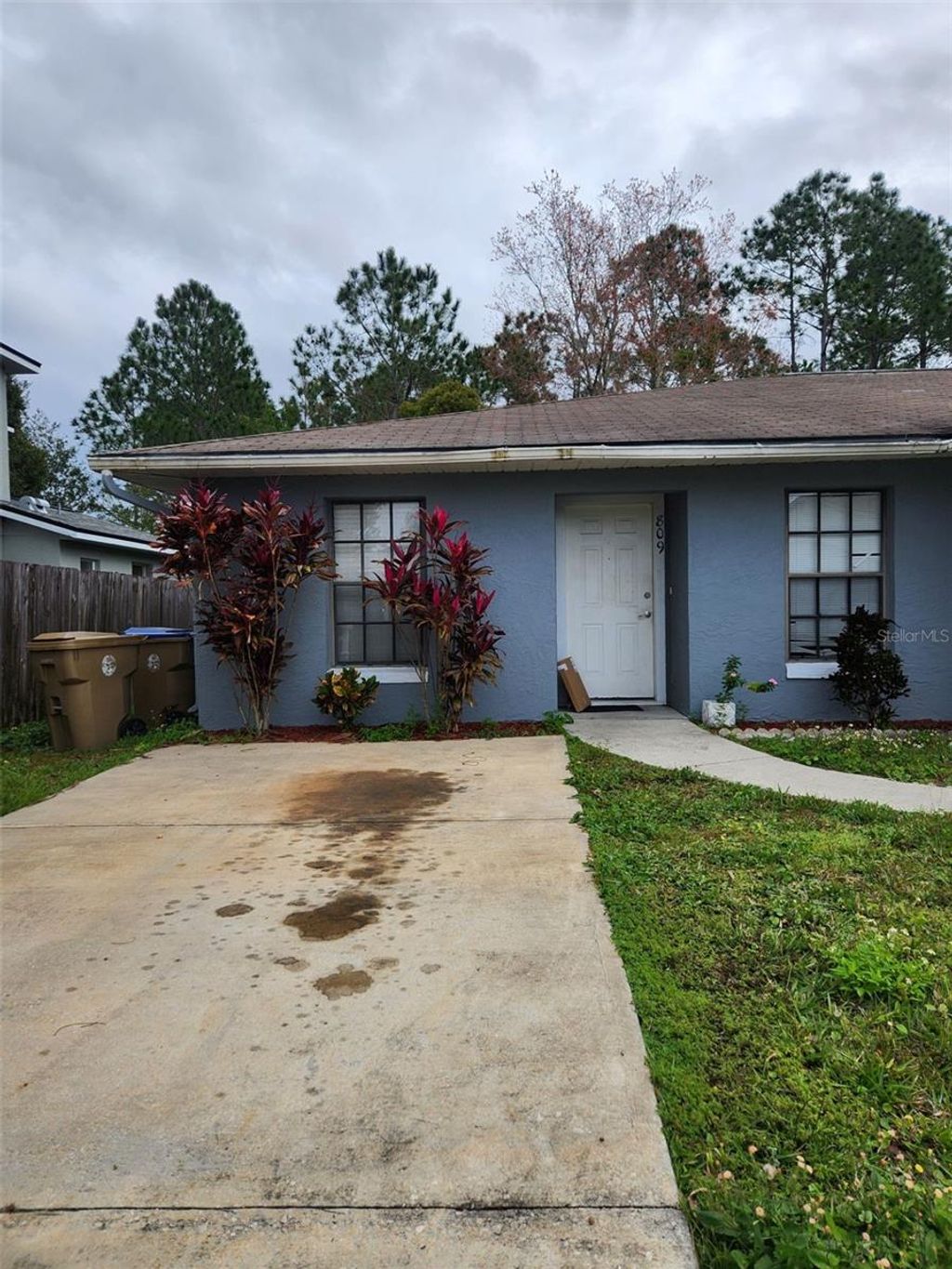 Photo of 809 Glastonbury Drive, Kissimmee, FL 34758 (MLS # S5139460)