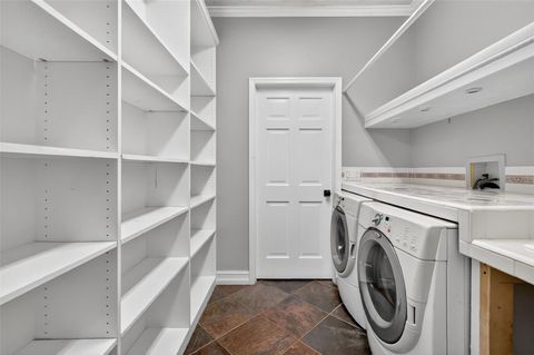 Tiny photo for 28004 Shirley Shores Road, Tavares, FL 32778 (MLS # G5104365)