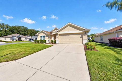 Tiny photo for 13417 SE 86th Circle, Summerfield, FL 34491 (MLS # OM733892)