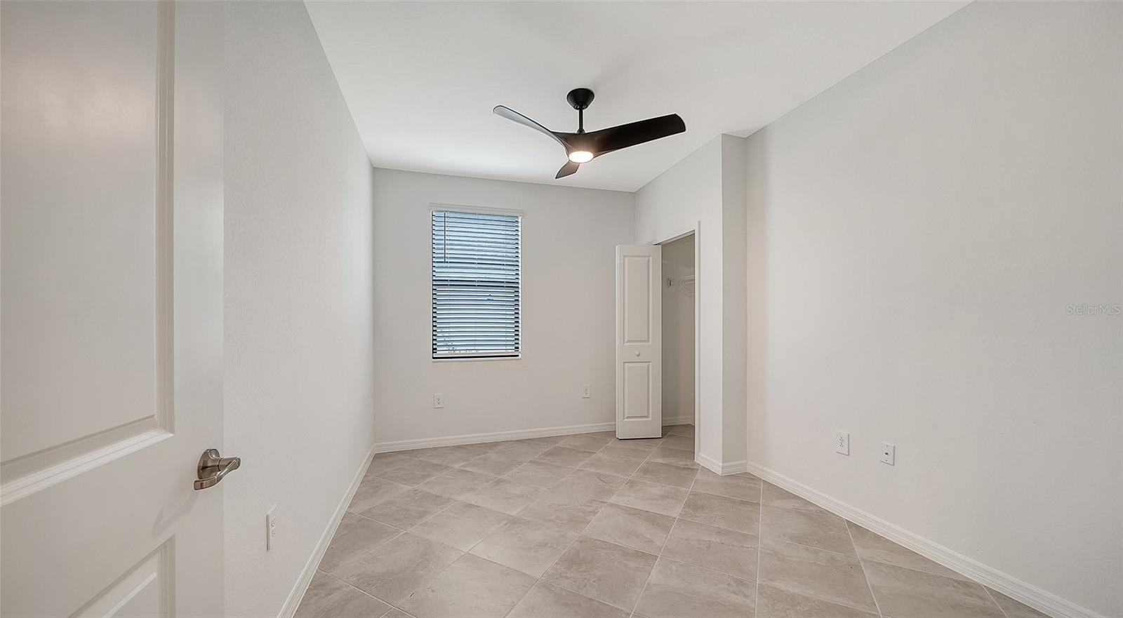 3185 LEGENDS BAY - Residential