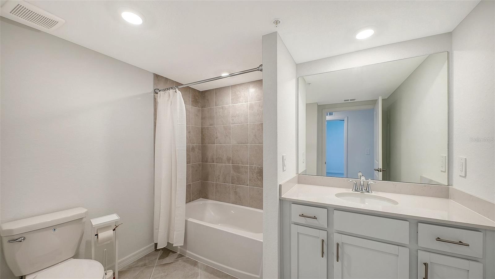 3185 LEGENDS BAY - Residential