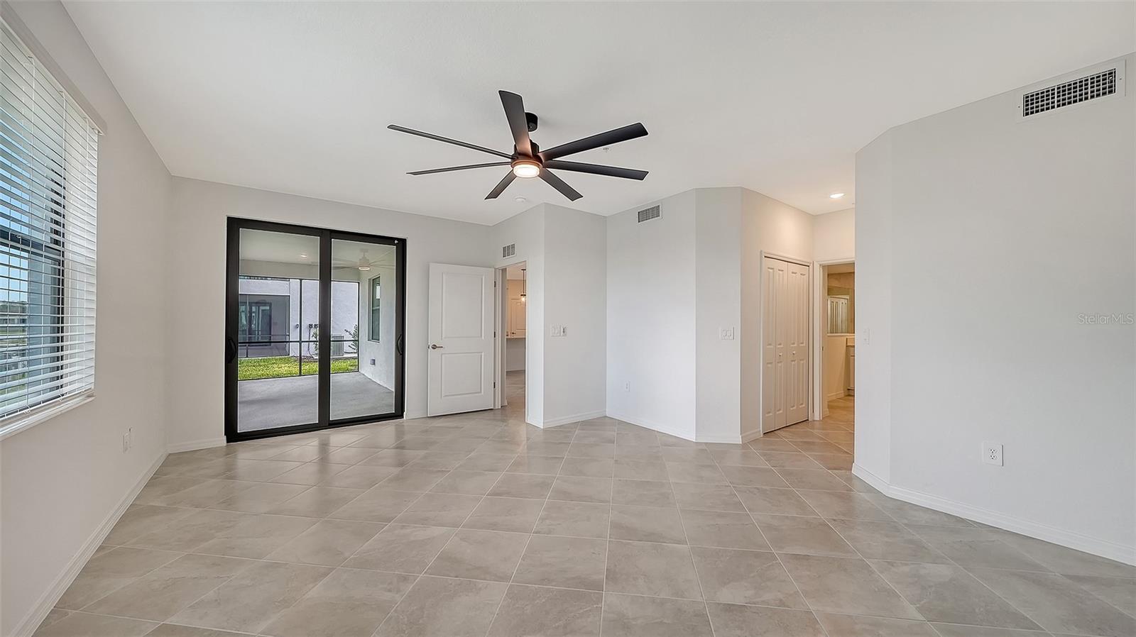 3185 LEGENDS BAY - Residential