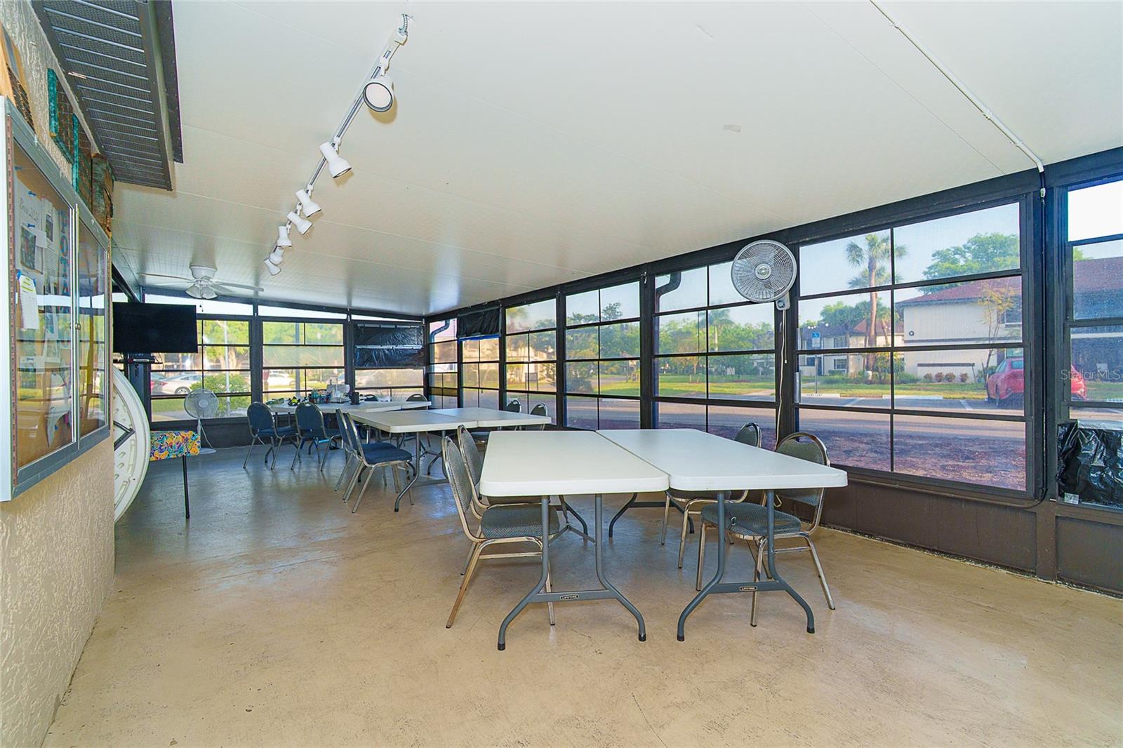 OAKES 03 - Residential