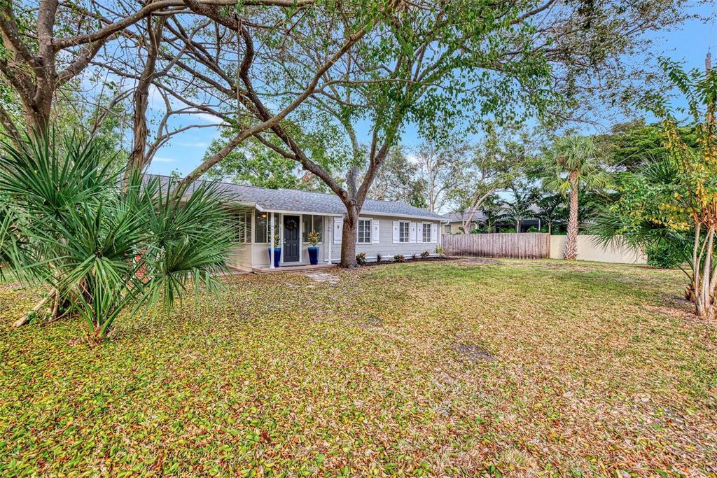 Photo of 1891 Prospect Street, Sarasota, FL 34239 (MLS # A4679960)