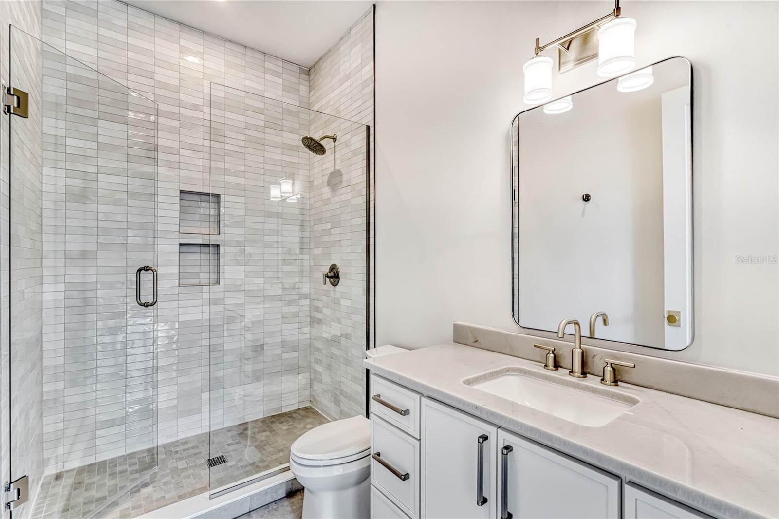 VERGE BONITA PLACE - Residential