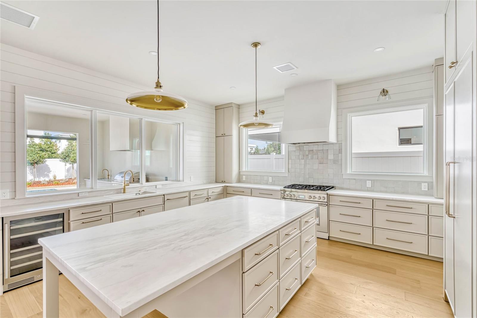 VERGE BONITA PLACE - Residential