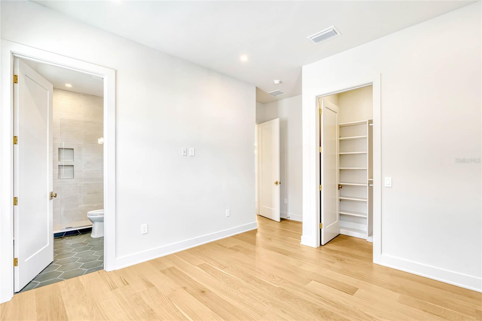 VERGE BONITA PLACE - Residential