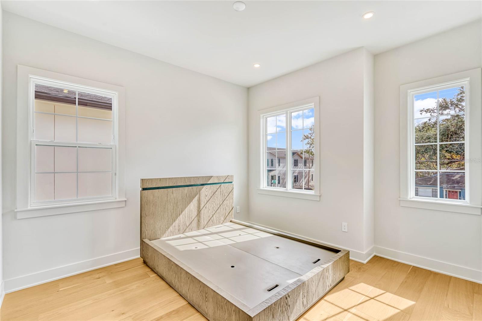 VERGE BONITA PLACE - Residential
