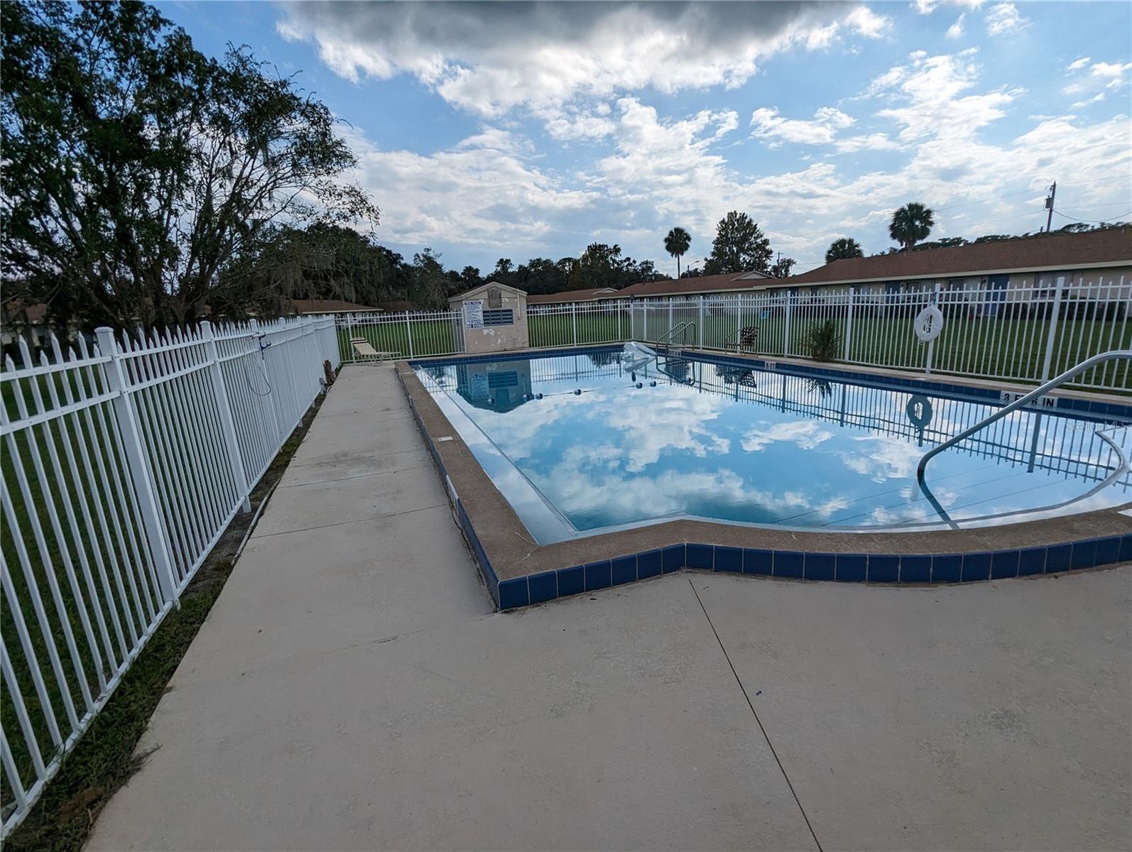 ST JOHNS RIVER LAND CO - Residential Lease