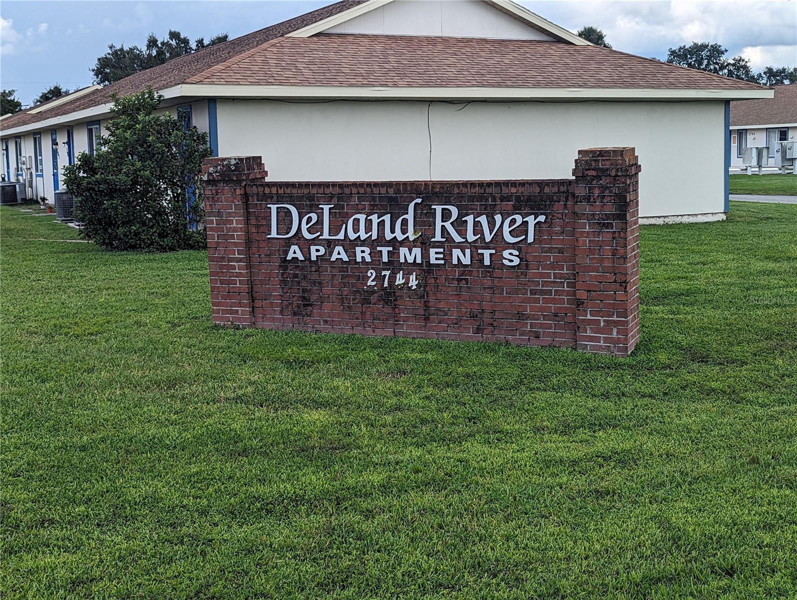 ST JOHNS RIVER LAND CO - Residential Lease