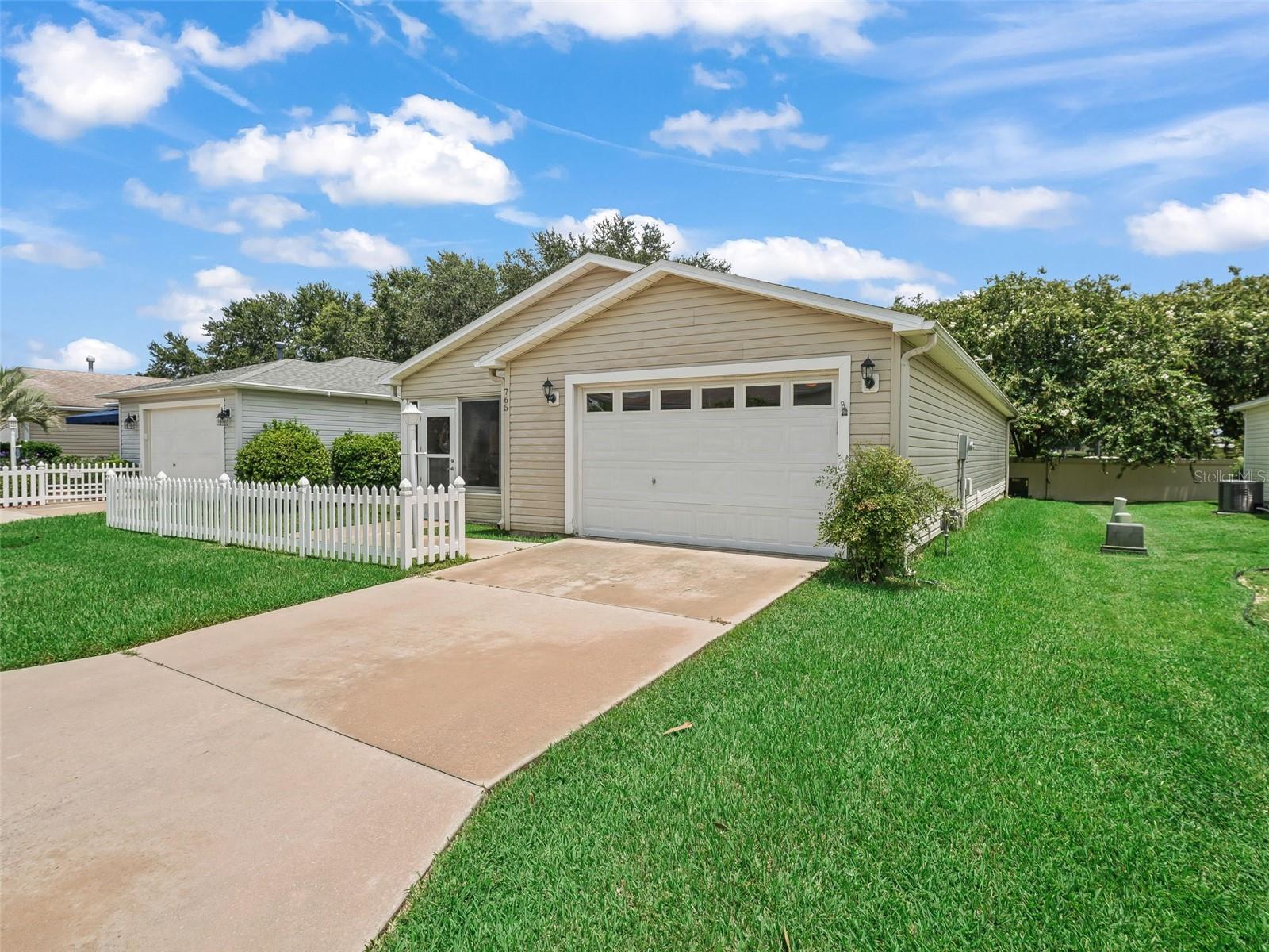 765 LESLIE LANE