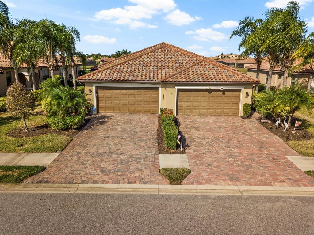 Photo of 6607 Candlestick Drive, Bradenton, FL 34212 (MLS # A4674919)