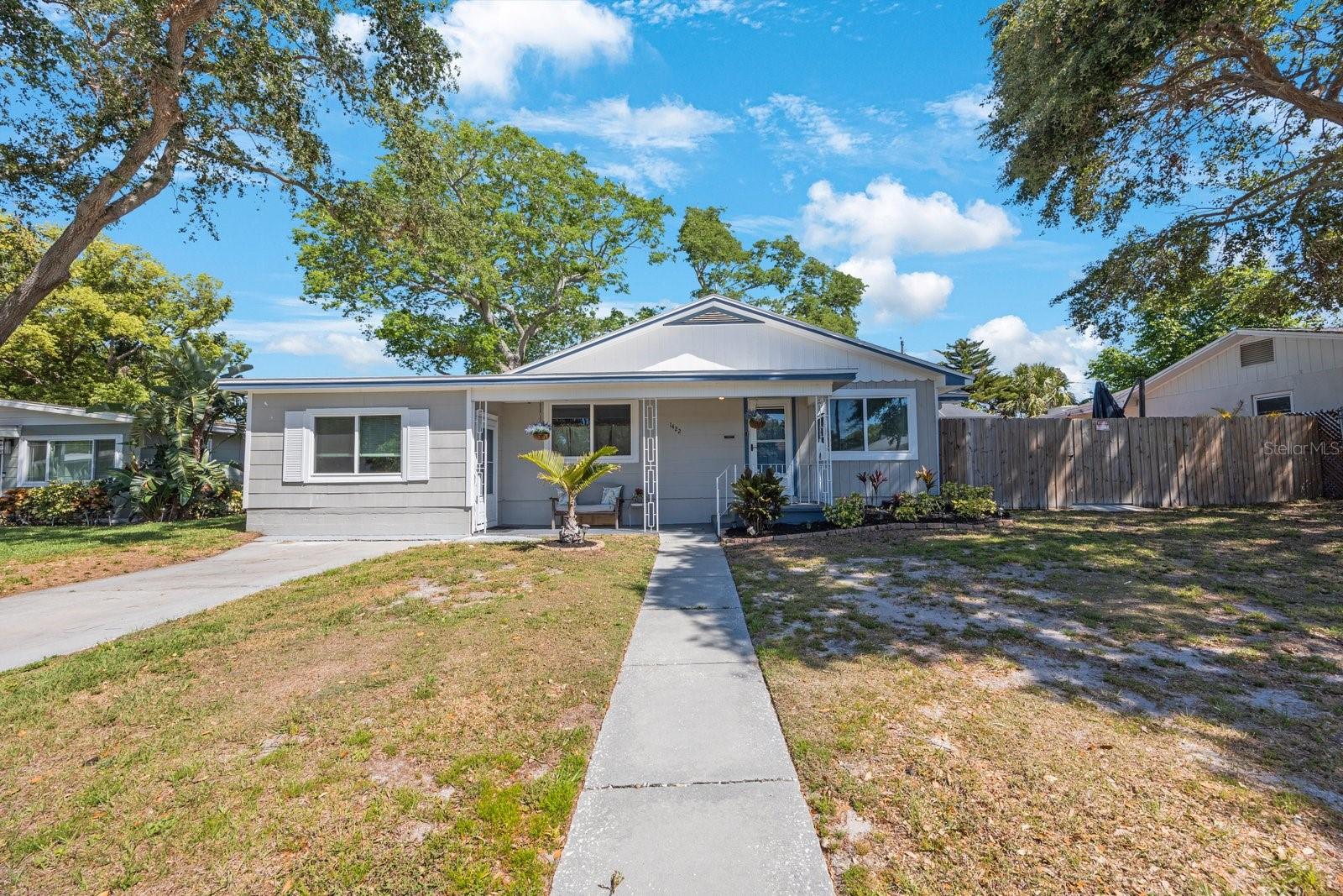 1422 PINEBROOK DRIVE
