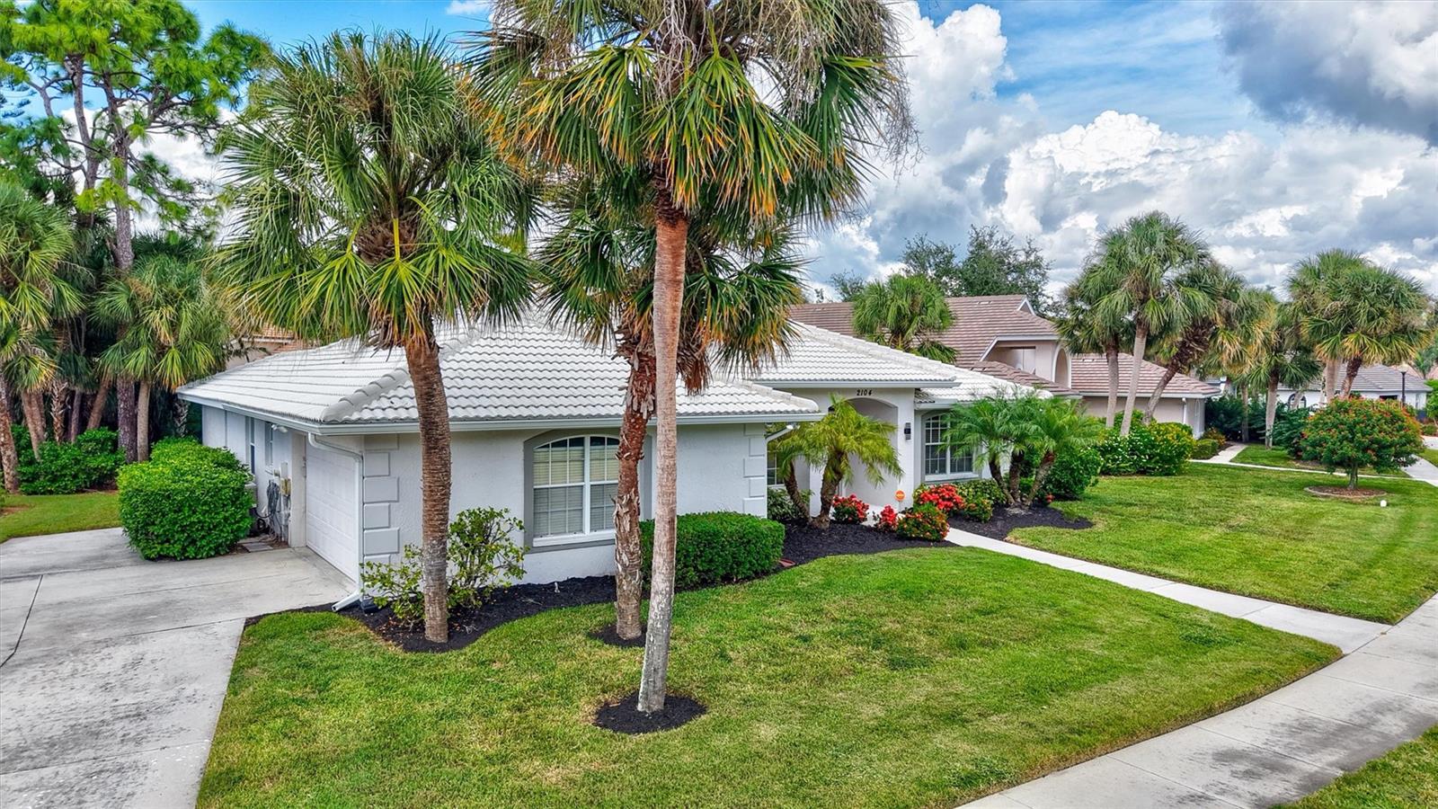 CALUSA LAKES - Residential