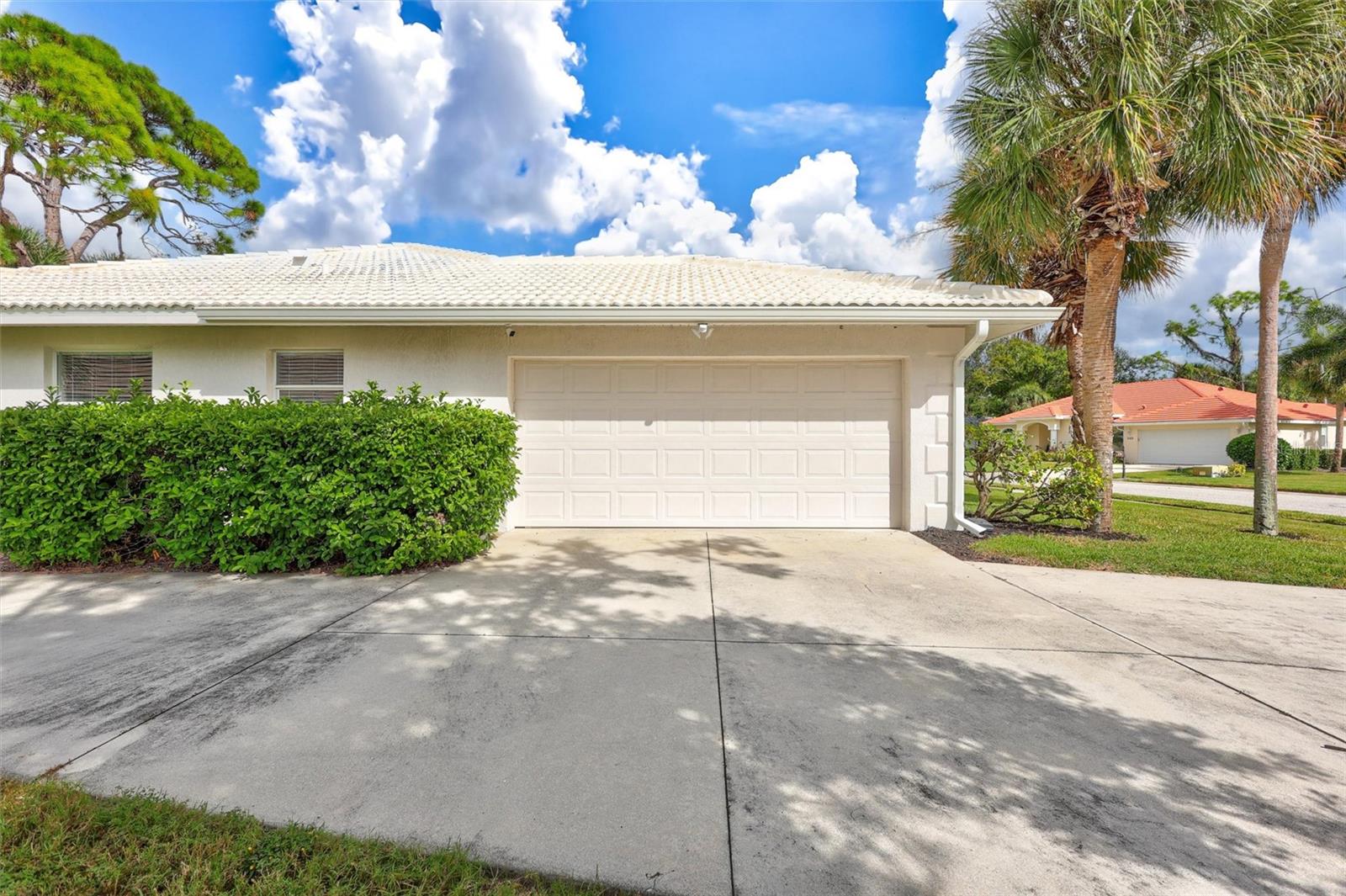 CALUSA LAKES - Residential