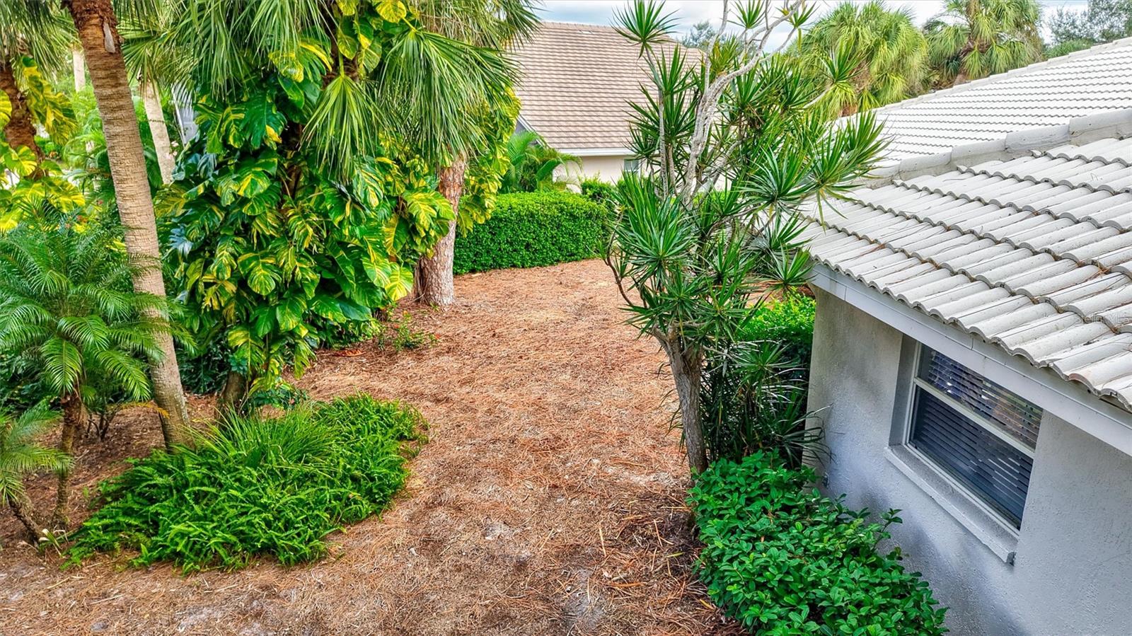 CALUSA LAKES - Residential