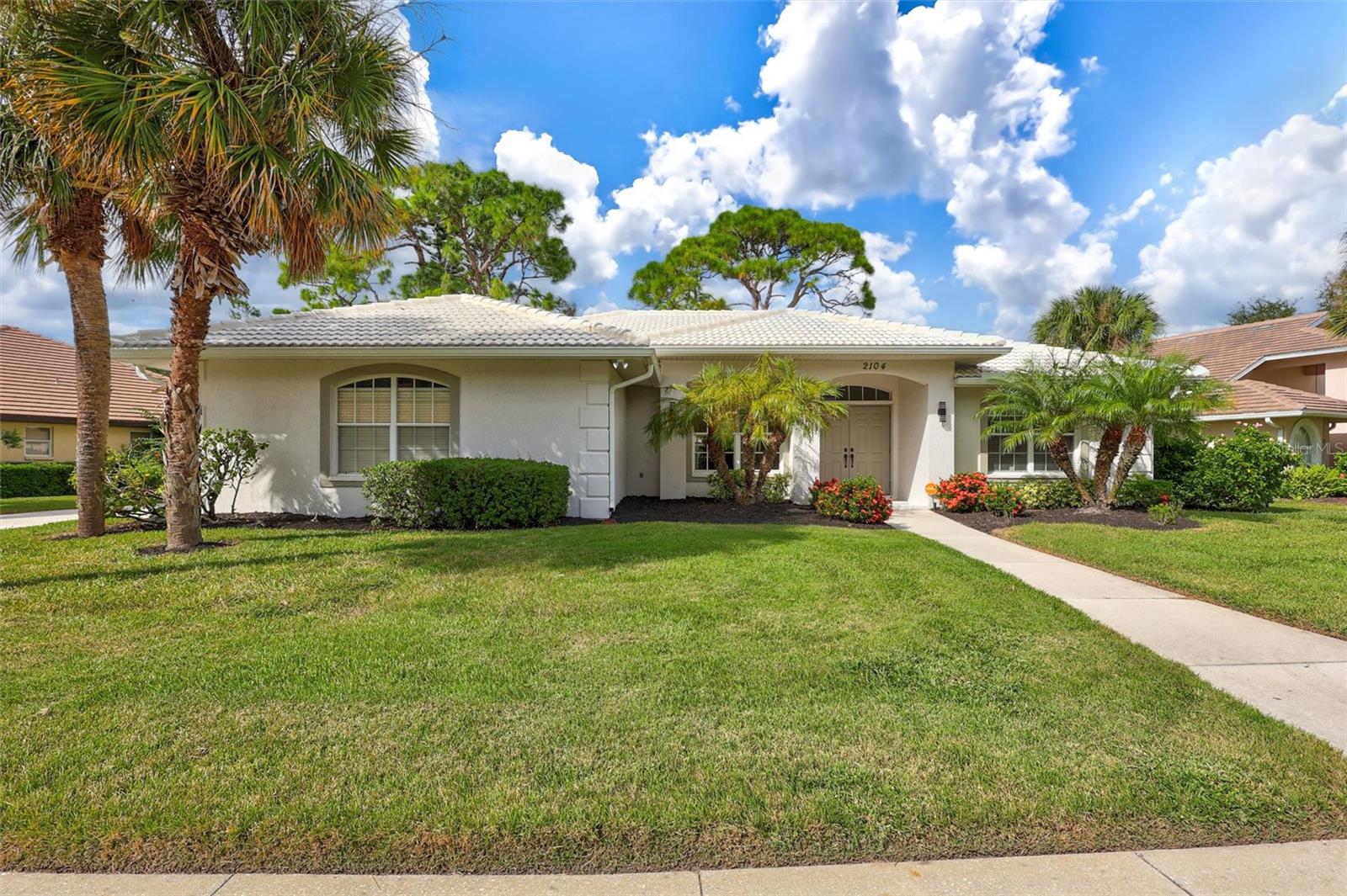 CALUSA LAKES - Residential