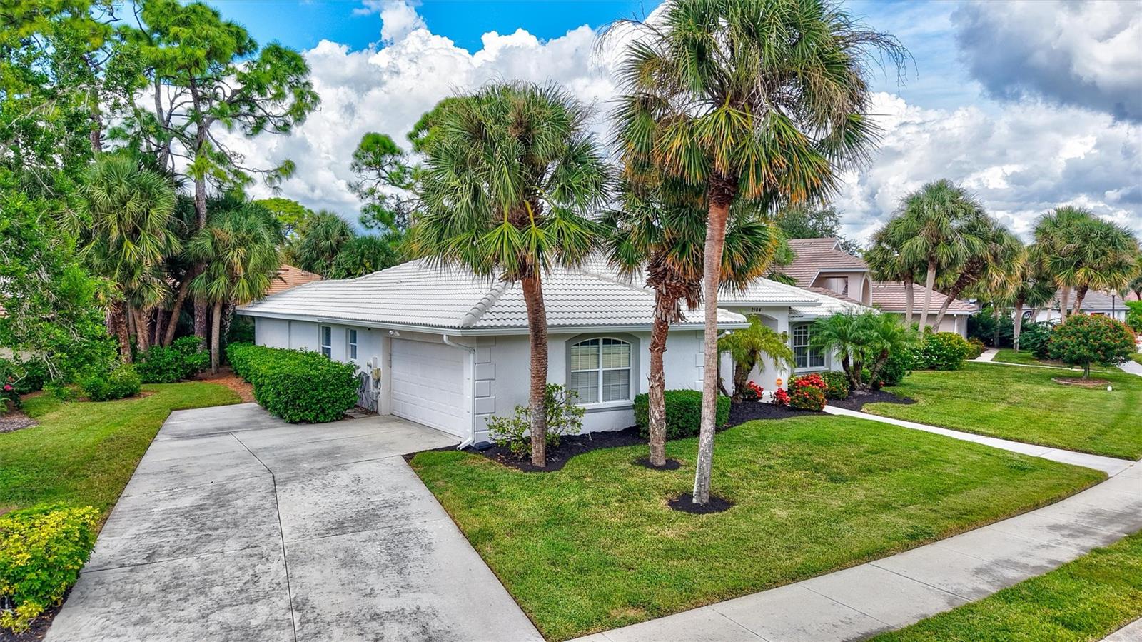 CALUSA LAKES - Residential