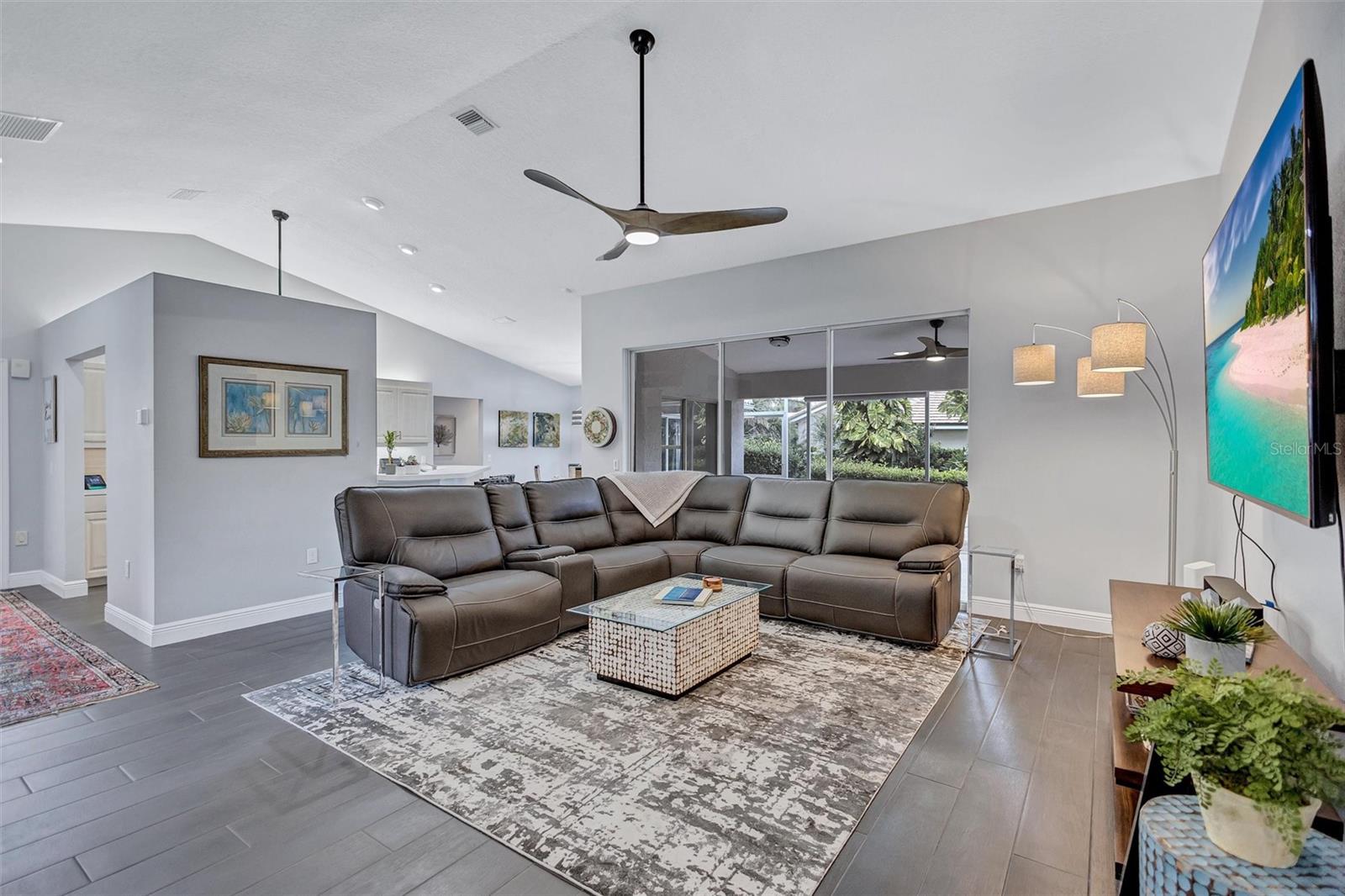 CALUSA LAKES - Residential