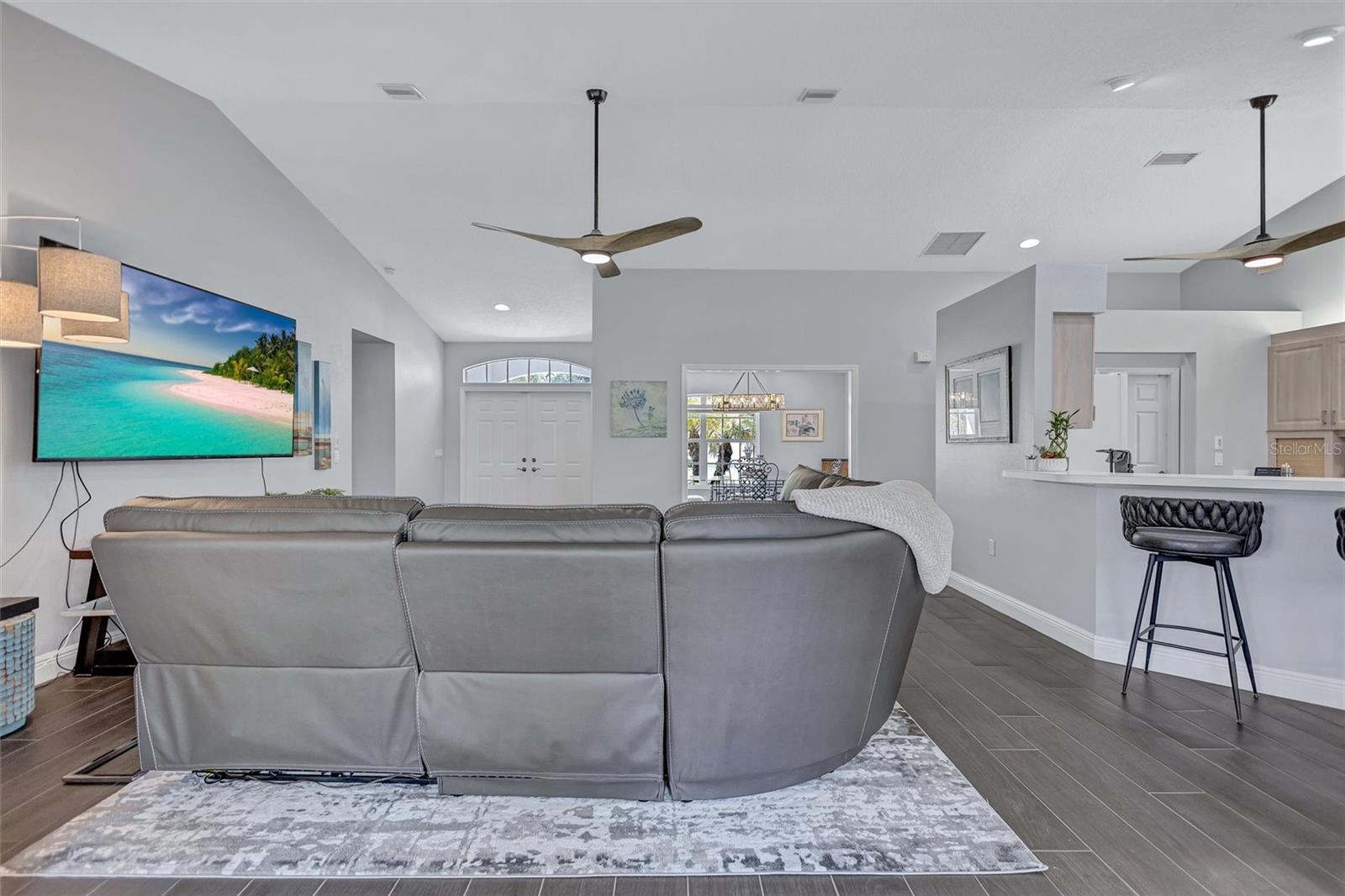 CALUSA LAKES - Residential