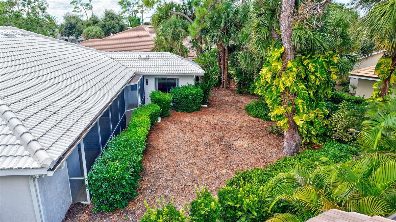 CALUSA LAKES - Residential