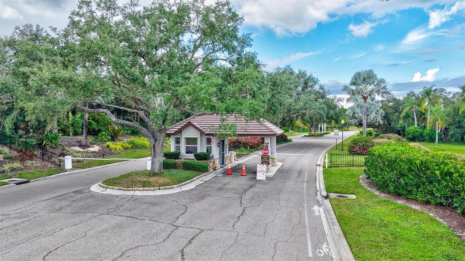 CALUSA LAKES - Residential