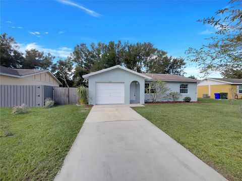 A home in LAKELAND