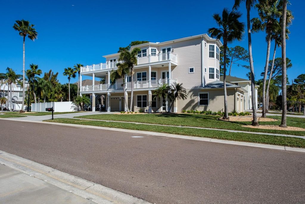 Photo of 1700 Oyster Point Way, Palm Harbor, FL 34683 (MLS # TB8469885)