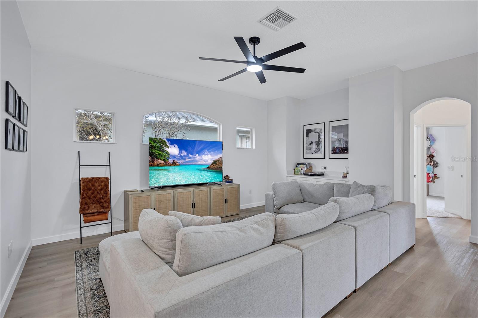 RIVER WATCH - Residential