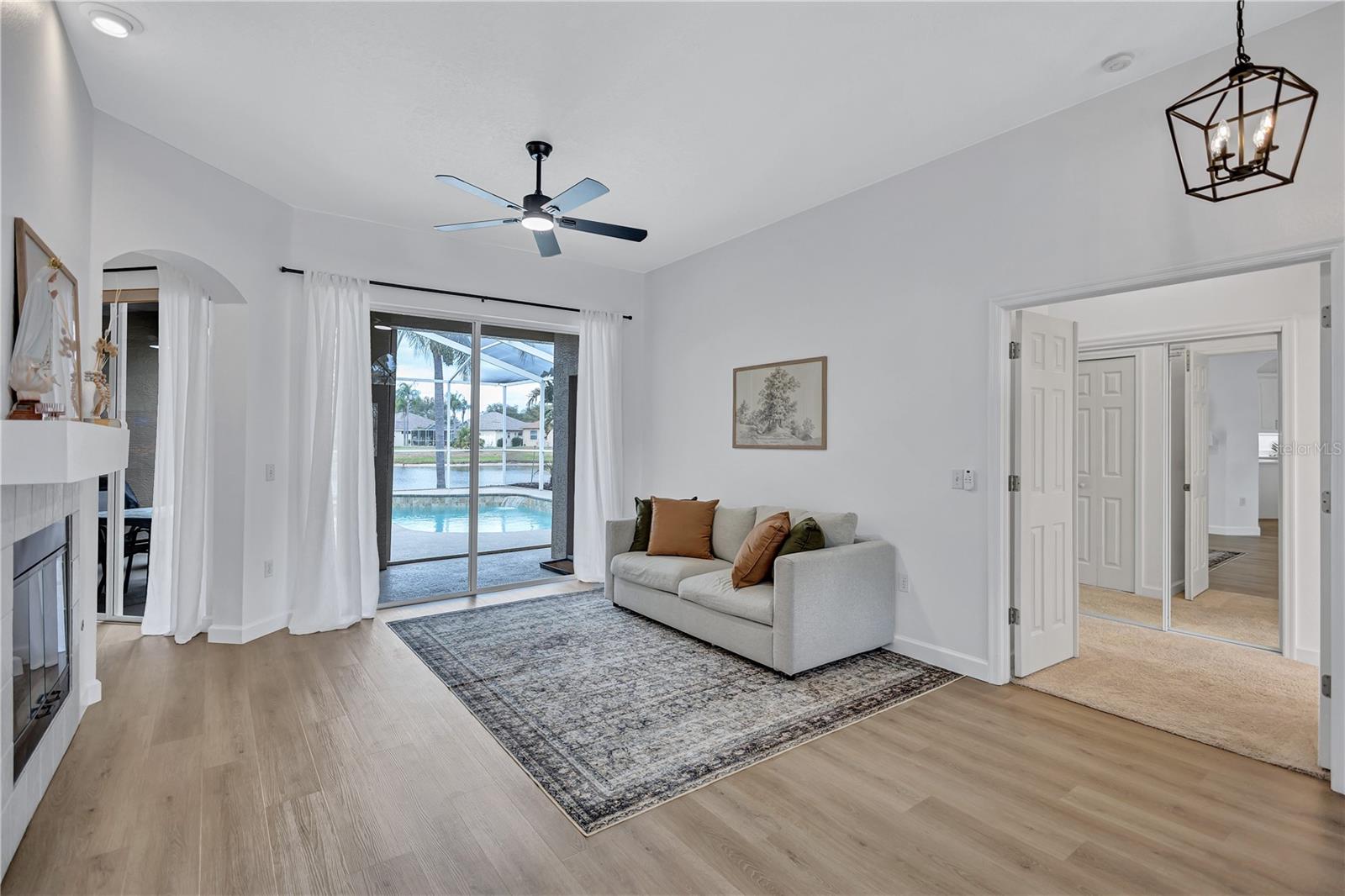 RIVER WATCH - Residential