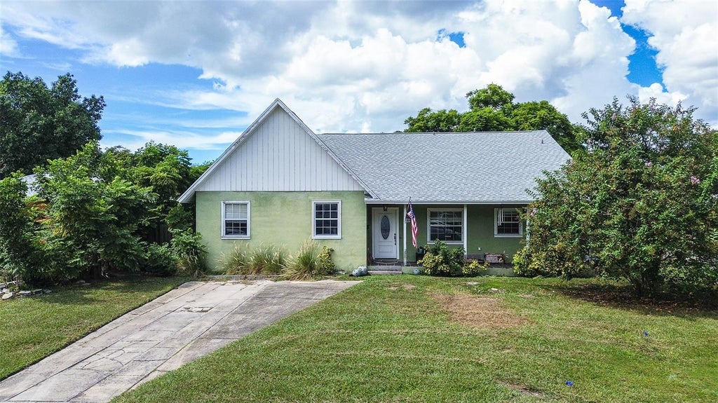 Photo of 1508 Suffolk Street N, St Petersburg, FL 33710 (MLS # TB8554485)