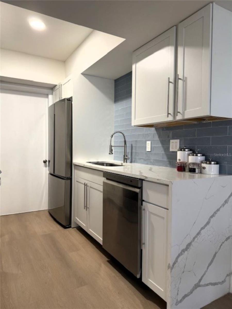 BEACH HARBOR CLUB - Residential Lease