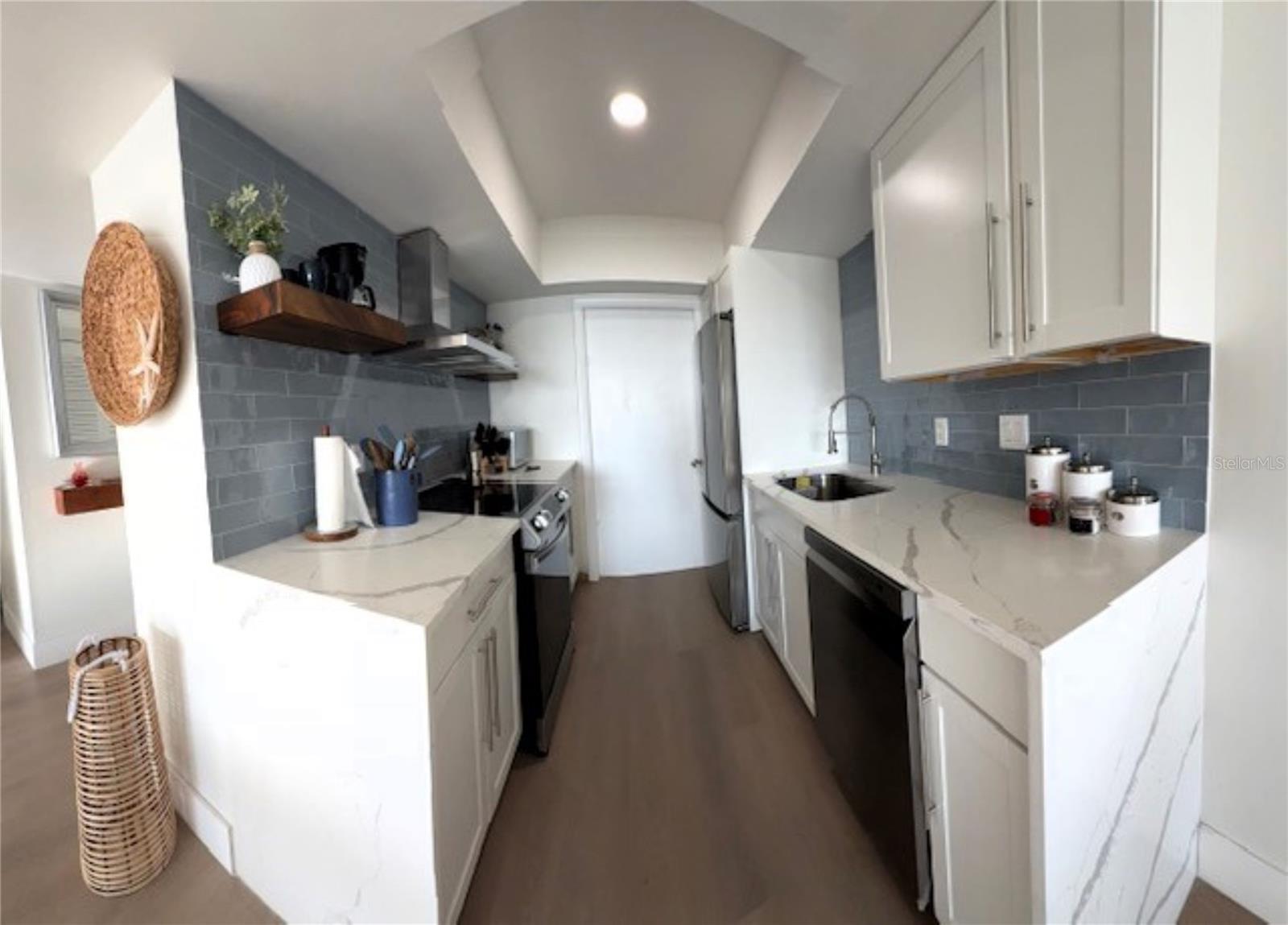 BEACH HARBOR CLUB - Residential Lease