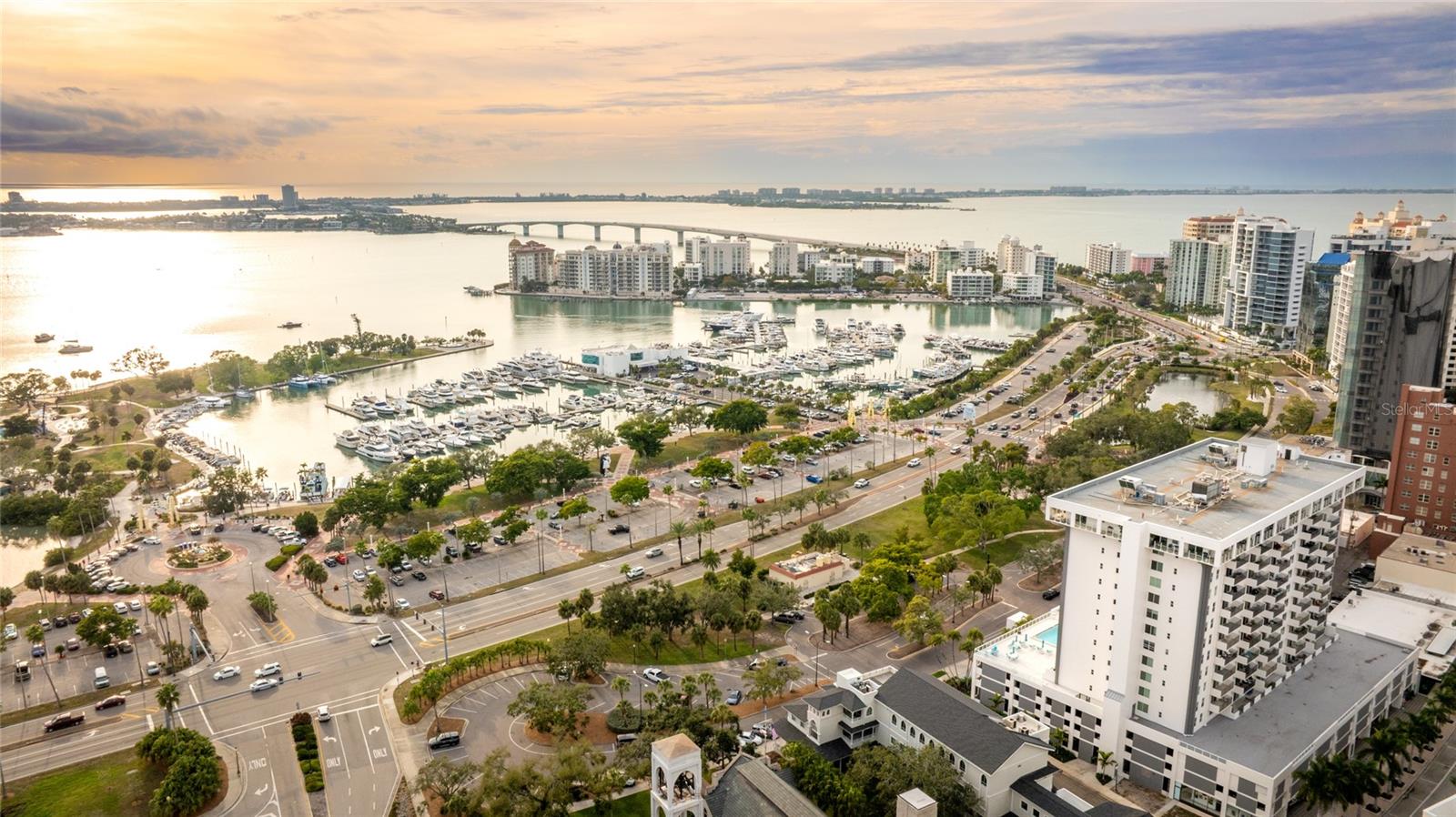 DOLPHIN TOWER - Residential