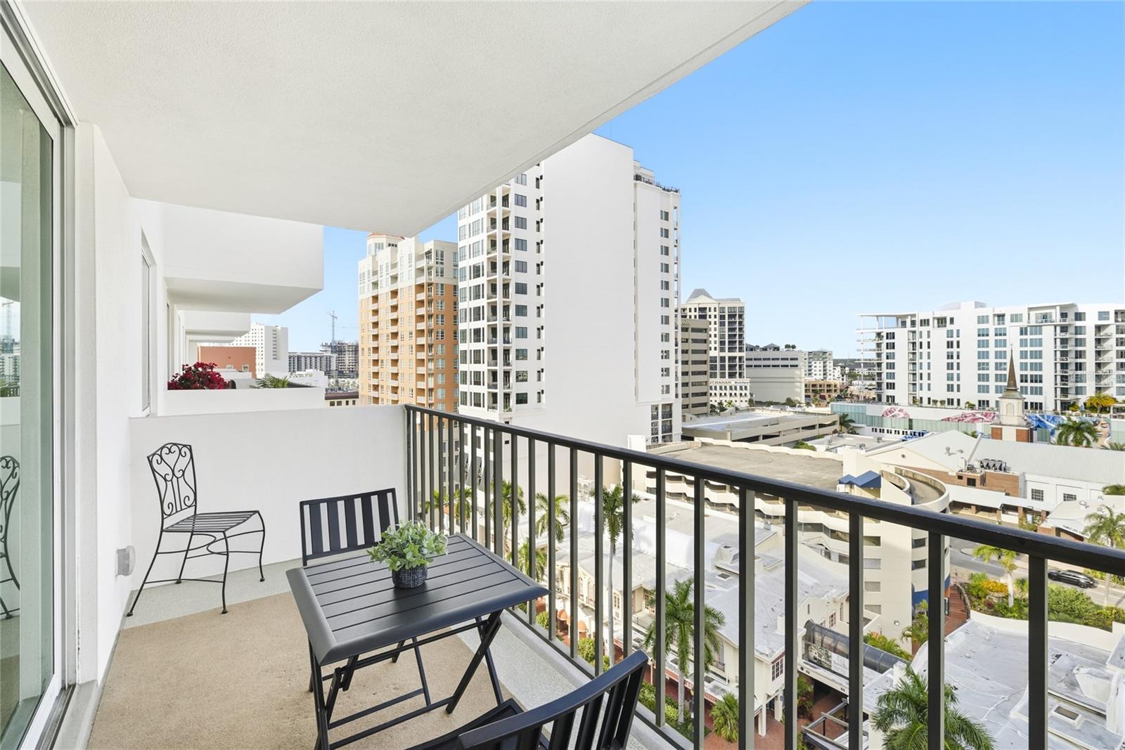 DOLPHIN TOWER - Residential