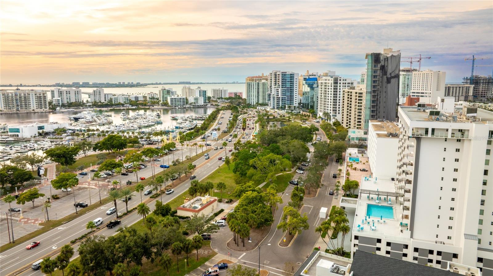 DOLPHIN TOWER - Residential