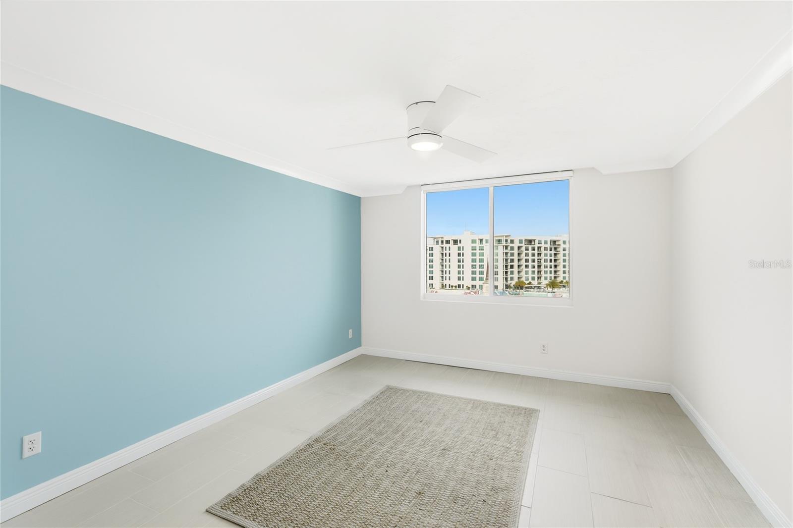 DOLPHIN TOWER - Residential