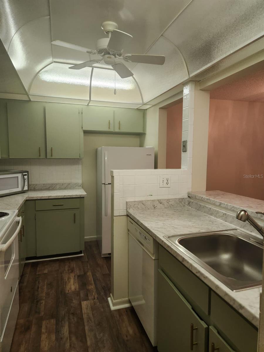 130 JASMINE WOODS CT 11B