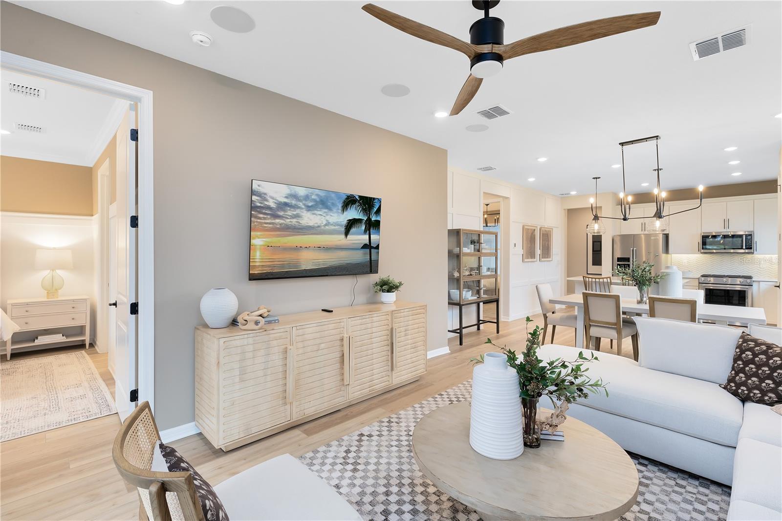 DEL WEBB TWIN LAKES - Residential