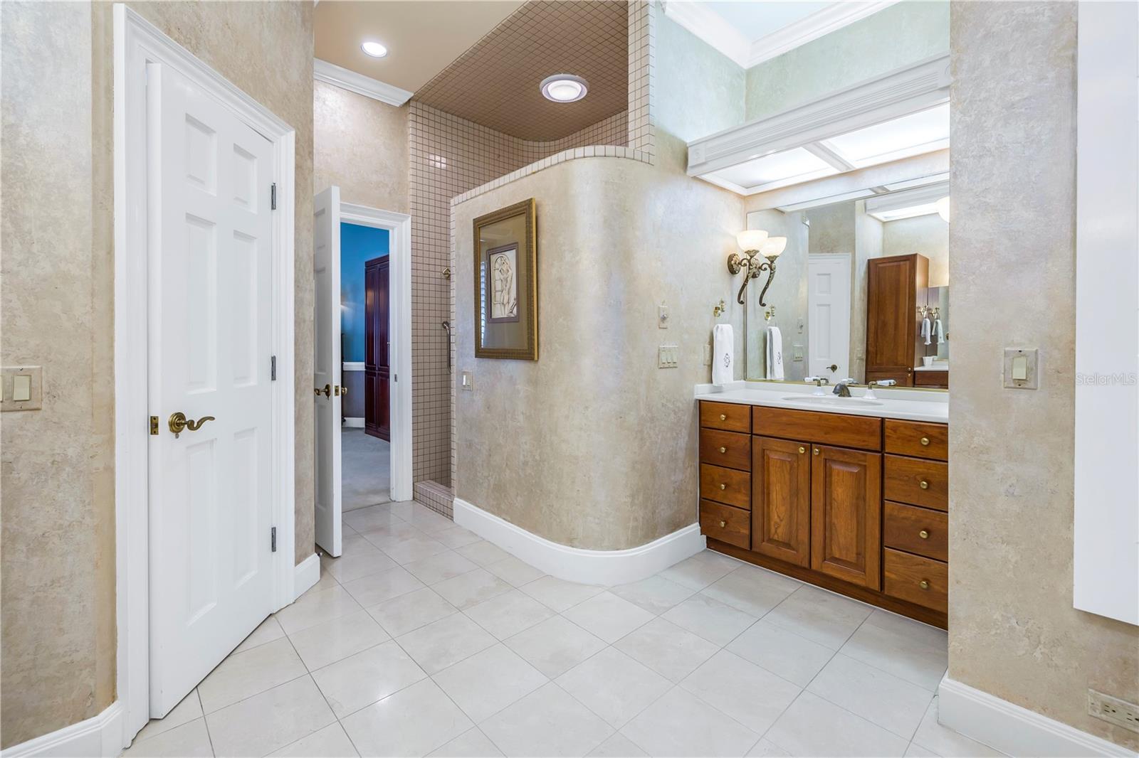 BAYWAY ISLES UNIT 02 - Residential