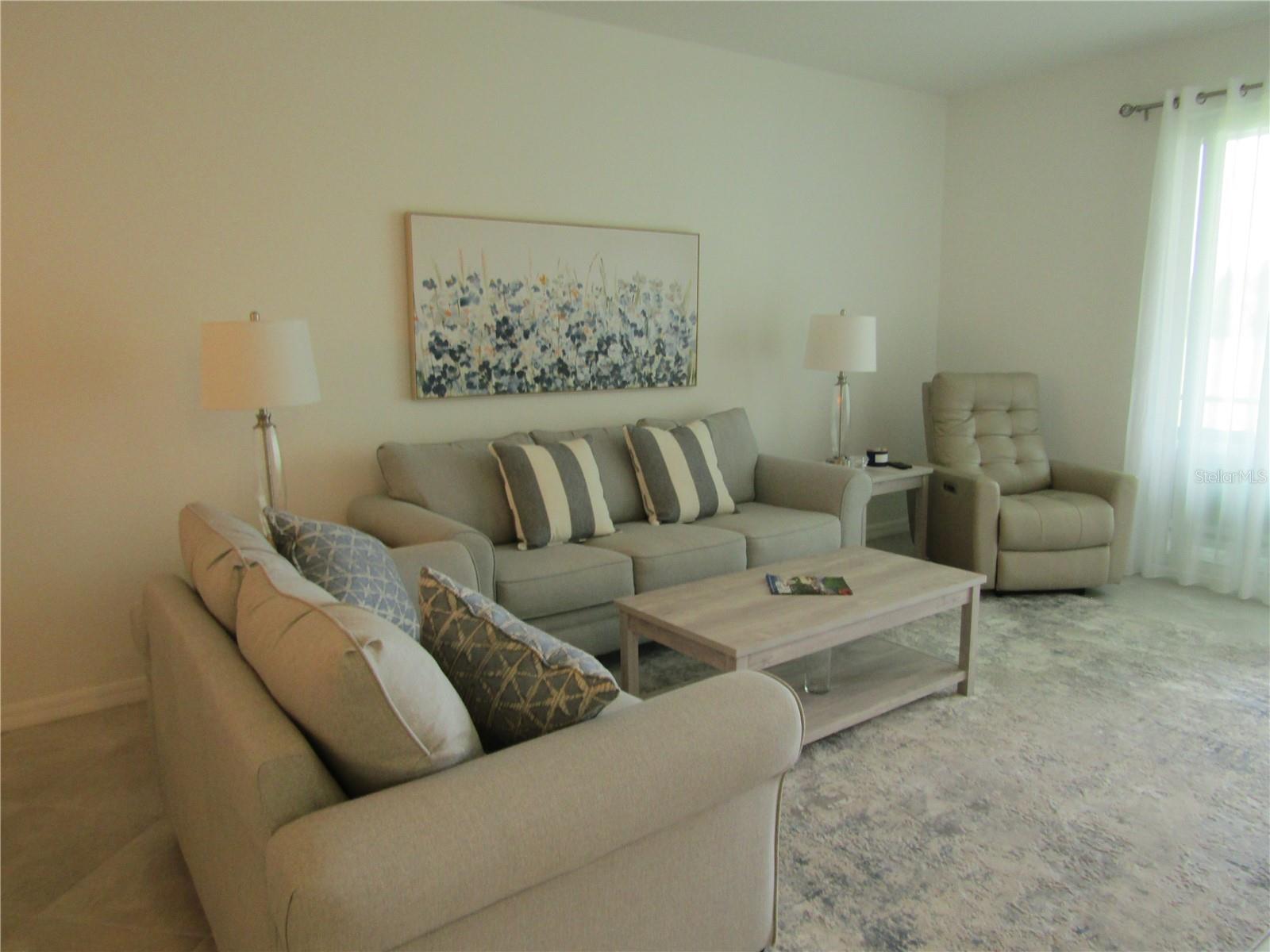 WELLEN PARK GOLF & COUNTRY CLUB - Residential Lease