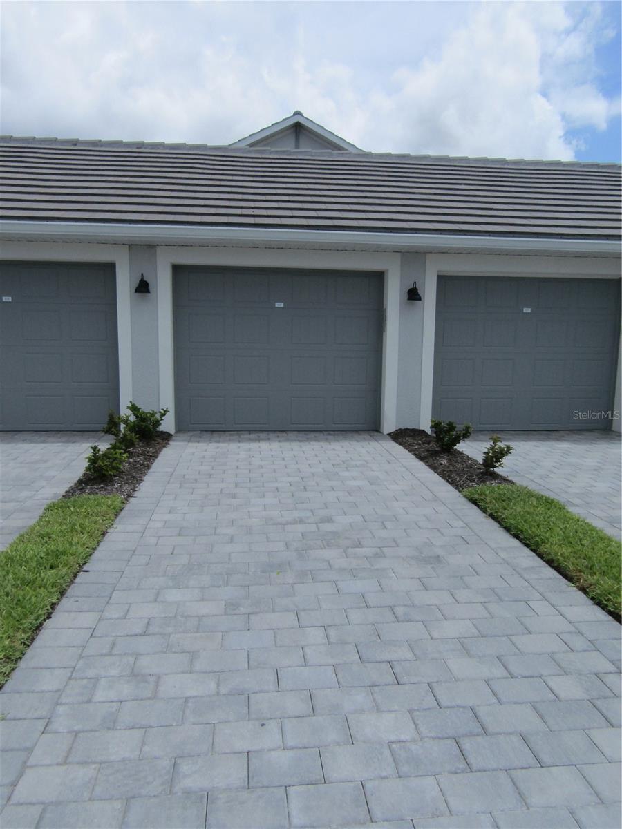 WELLEN PARK GOLF & COUNTRY CLUB - Residential Lease