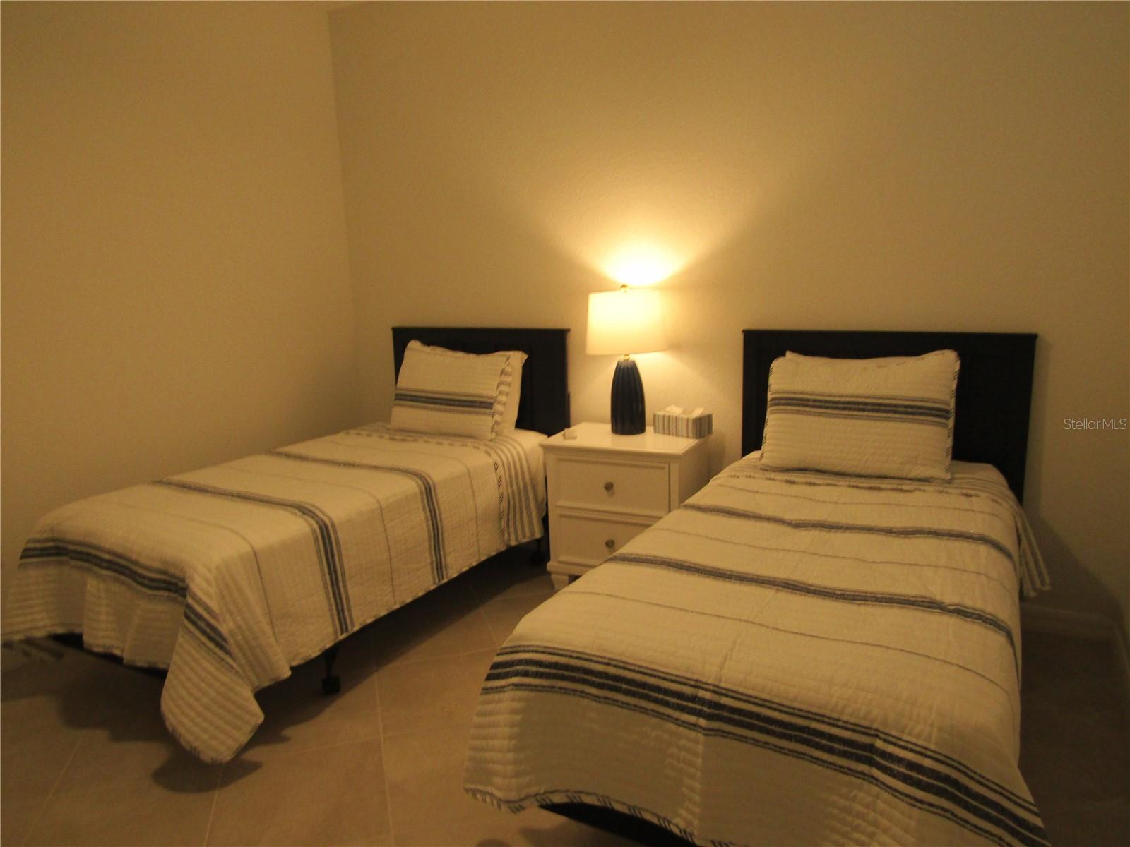 WELLEN PARK GOLF & COUNTRY CLUB - Residential Lease