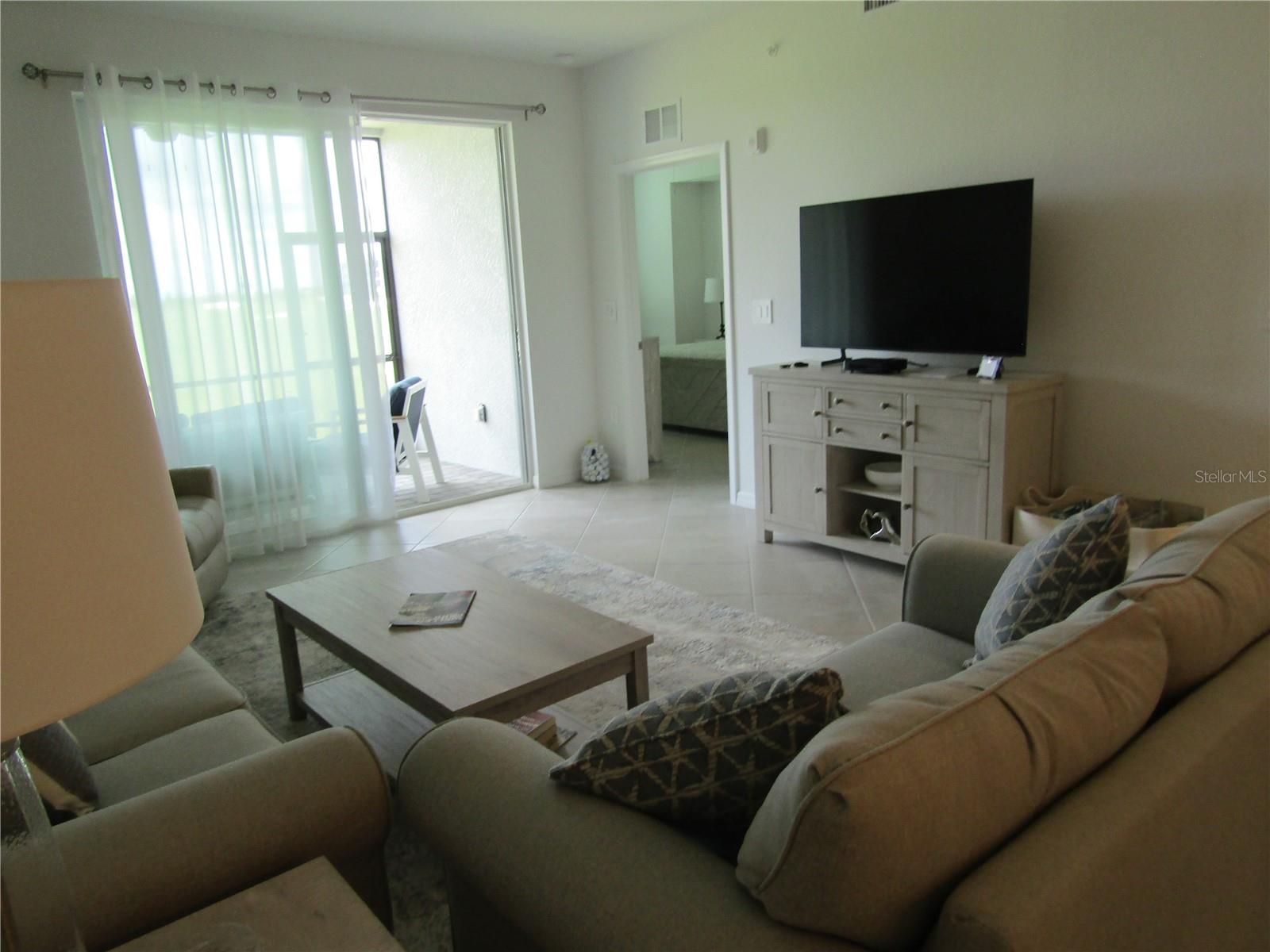 WELLEN PARK GOLF & COUNTRY CLUB - Residential Lease