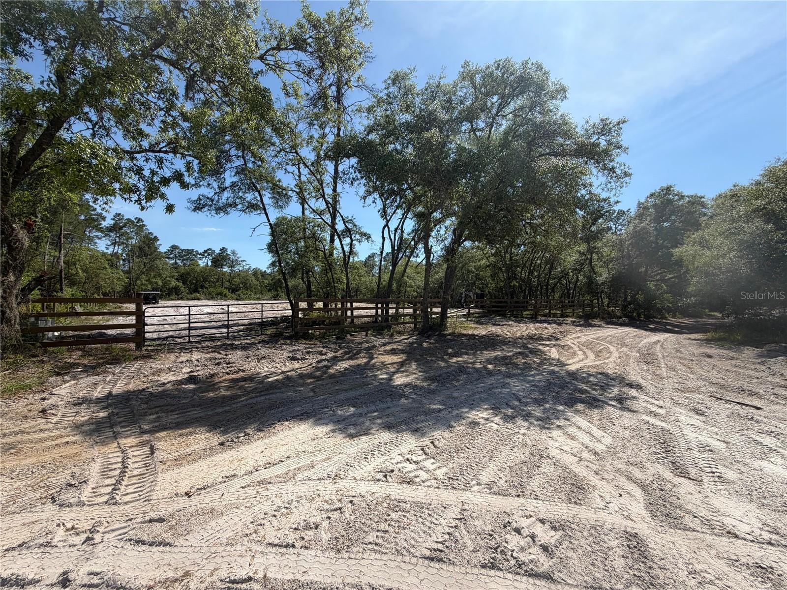 FLORIDA HLNDS - Land