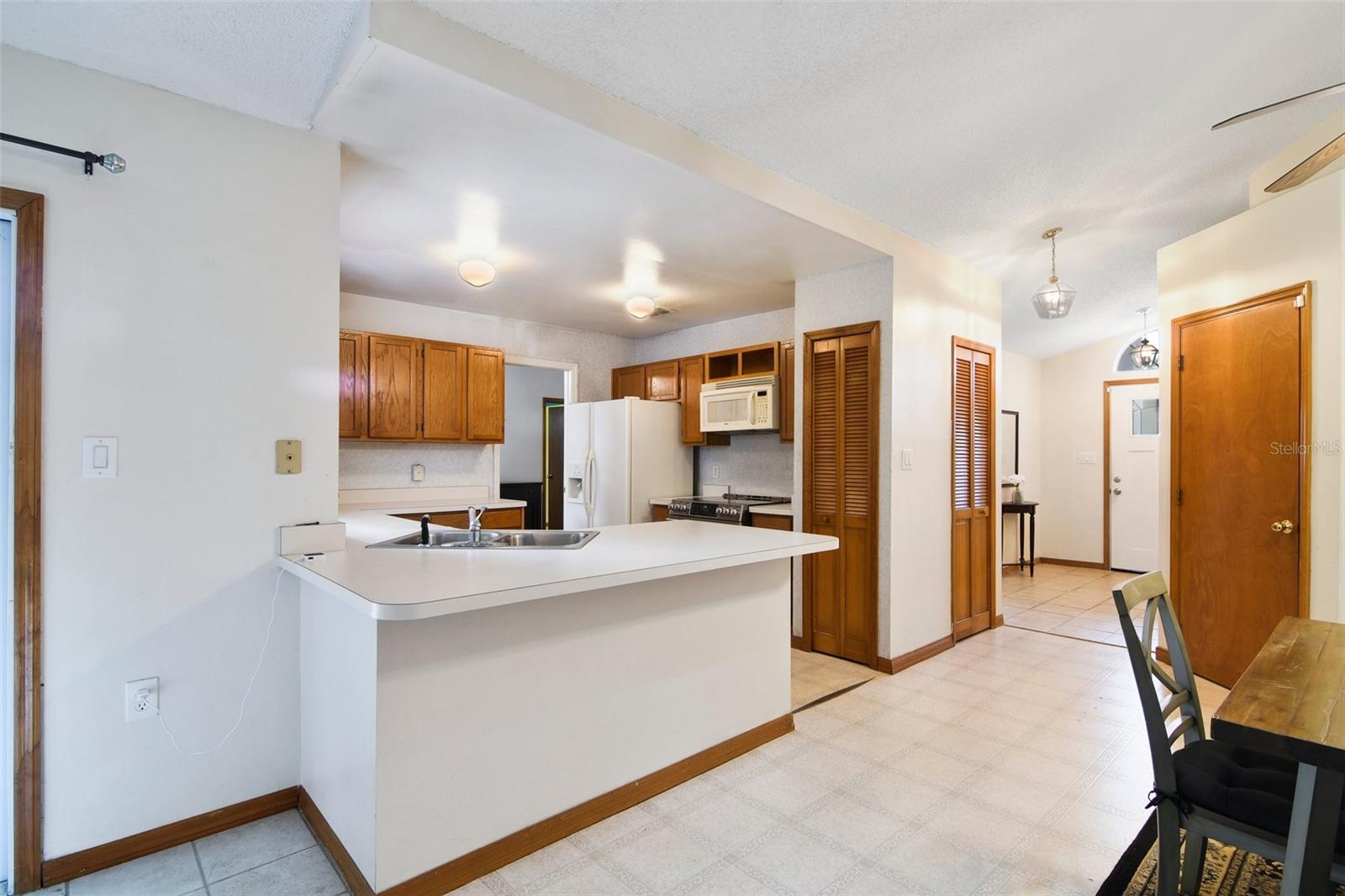 1016 SEMINOLE CREEK DRIVE