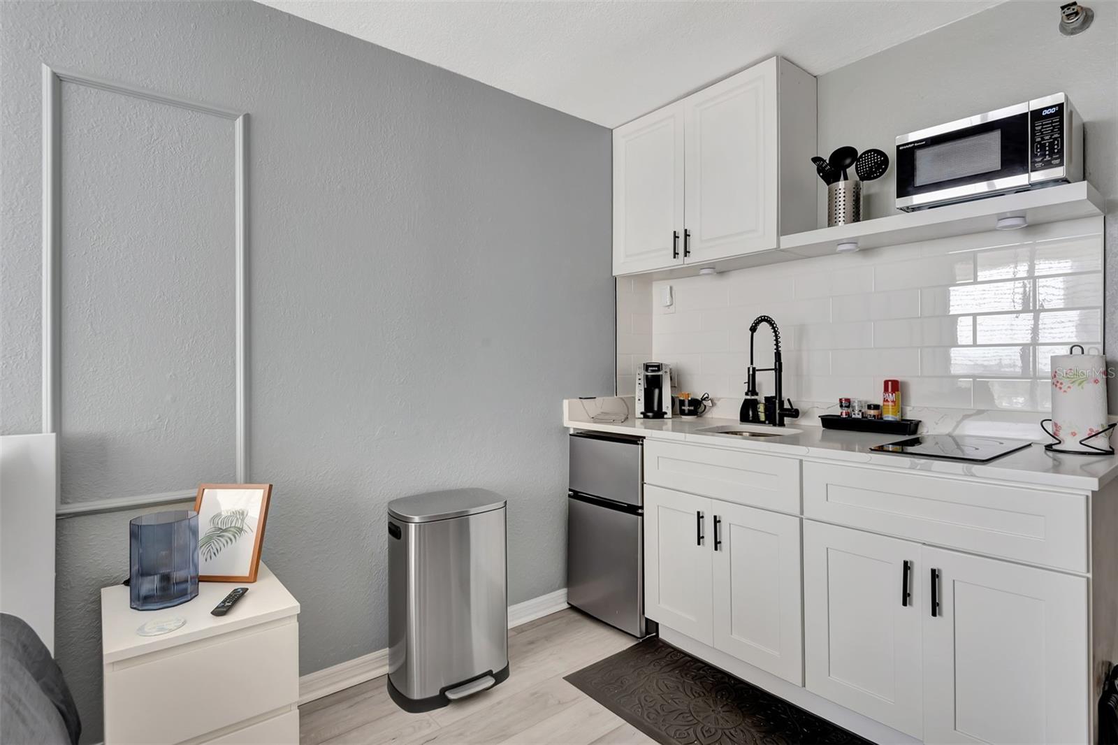 CASTAWAY BEACH RESORT CONDO - Residential