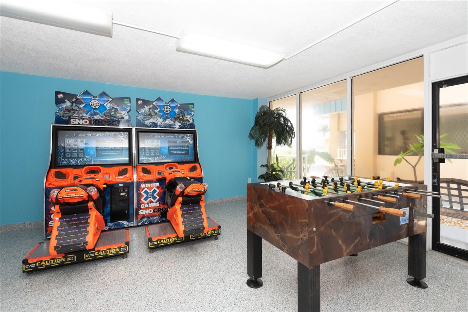 CASTAWAY BEACH RESORT CONDO - Residential