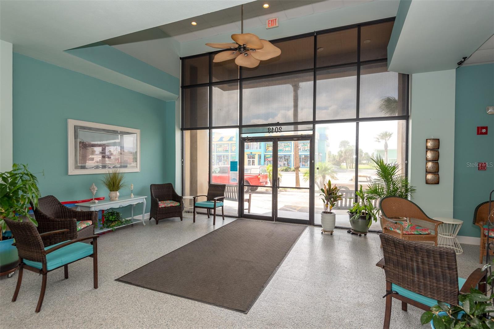 CASTAWAY BEACH RESORT CONDO - Residential