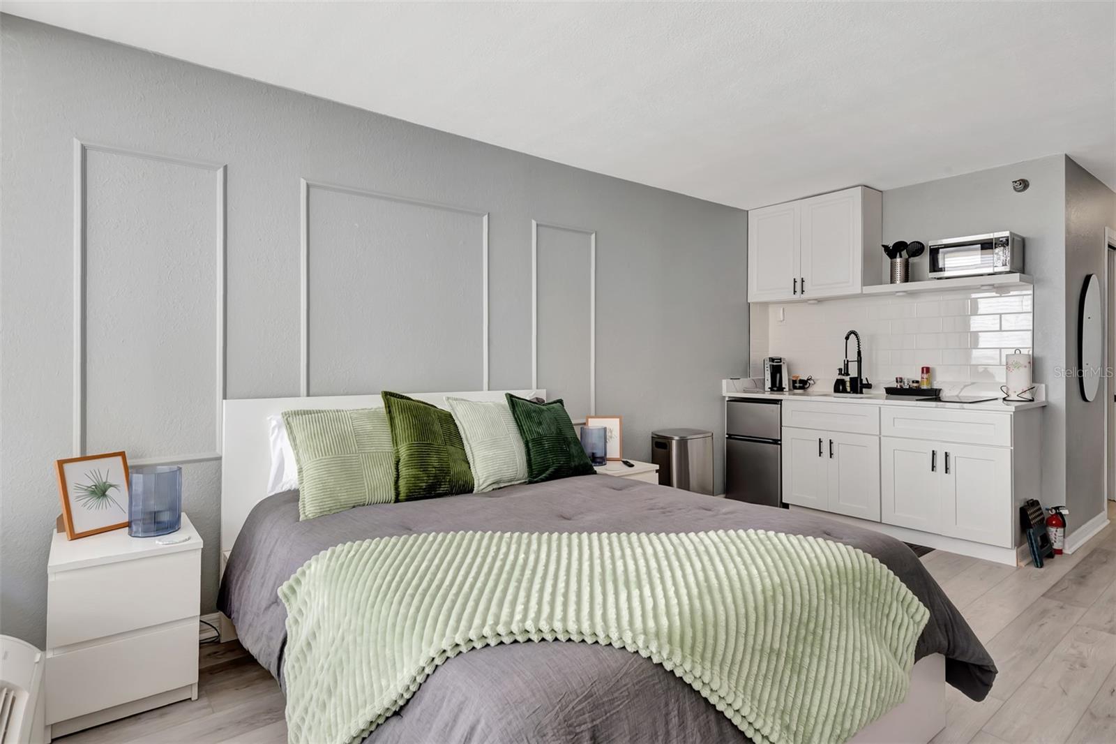 CASTAWAY BEACH RESORT CONDO - Residential